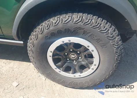 2023 Ford Bronco Badlands z USA, uszkodzony, nr VIN 1FMEE5DP6PLB92444